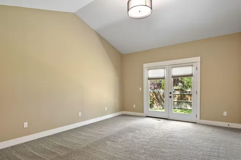 1685 NW Larch Avenue Redmond OR 97756