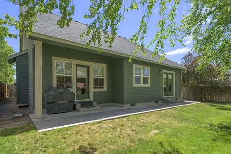 1685 NW Larch Avenue Redmond OR 97756