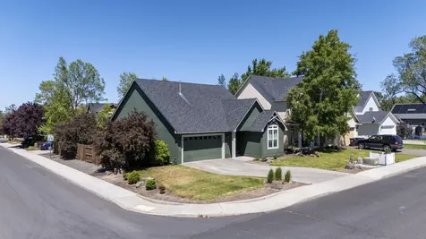 1685 NW Larch Avenue Redmond OR 97756