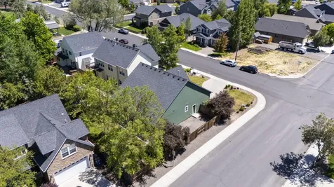 1685 NW Larch Avenue Redmond OR 97756