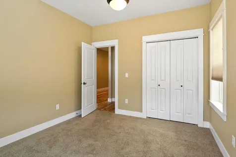 1685 NW Larch Avenue Redmond OR 97756