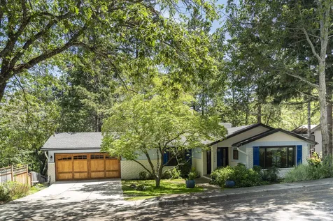 1024 Pinecrest Terrace Ashland OR 97520