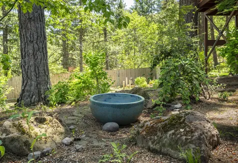 1024 Pinecrest Terrace Ashland OR 97520