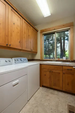 60821 Whitney Place Bend OR 97702