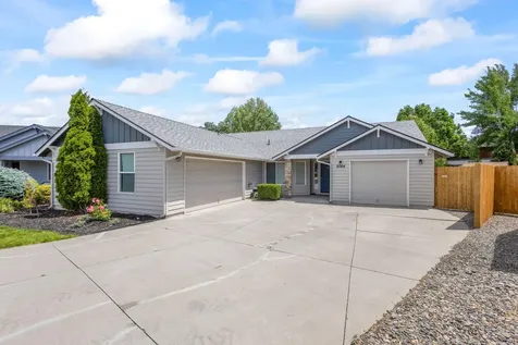 2044 NW 20th Court Redmond OR 97756