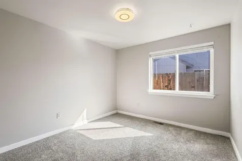 2044 NW 20th Court Redmond OR 97756