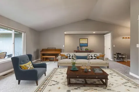 2044 NW 20th Court Redmond OR 97756