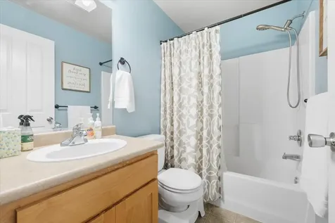 308 Live Oak Loop Central Point OR 97502
