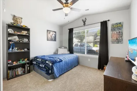 308 Live Oak Loop Central Point OR 97502