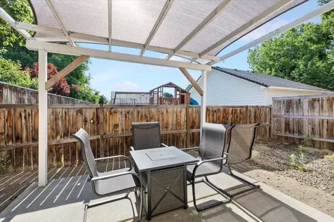 308 Live Oak Loop Central Point OR 97502