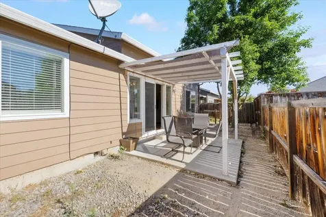 308 Live Oak Loop Central Point OR 97502