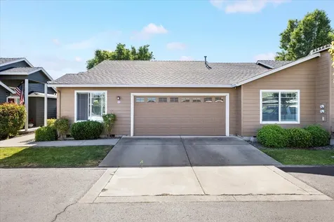 308 Live Oak Loop Central Point OR 97502