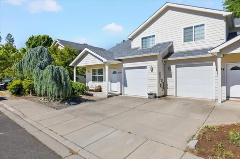 1054 Megan Lane Phoenix OR 97535