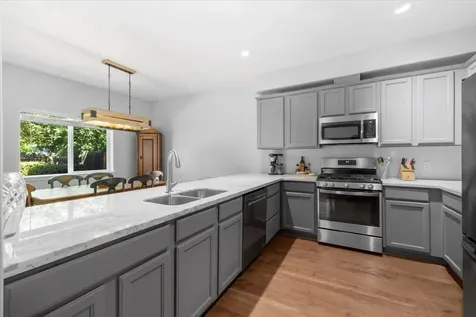 1054 Megan Lane Phoenix OR 97535
