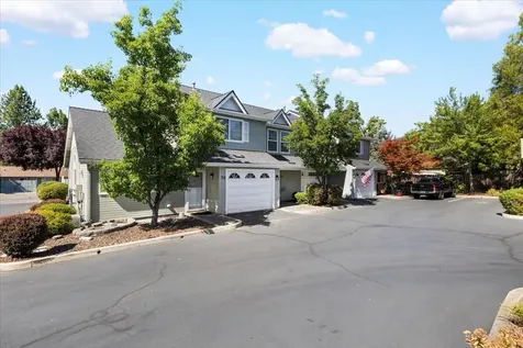 1224 N Modoc Avenue Medford OR 97504