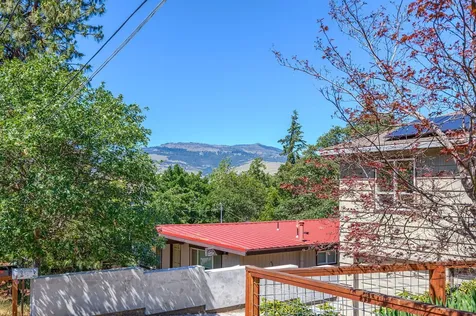 384 Kearney Street Ashland OR 97520