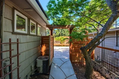 384 Kearney Street Ashland OR 97520