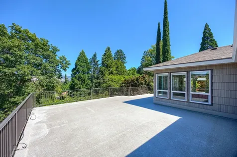 384 Kearney Street Ashland OR 97520