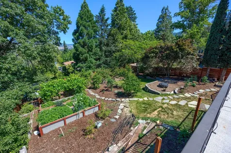 384 Kearney Street Ashland OR 97520
