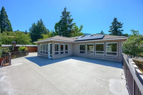384 Kearney Street Ashland OR 97520