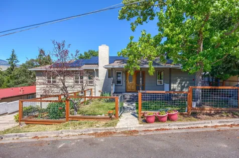 384 Kearney Street Ashland OR 97520