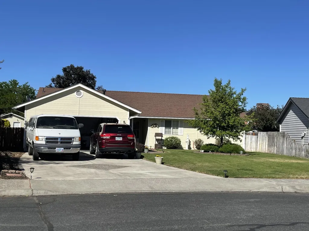 756 NW 20th Street Redmond OR 97756
