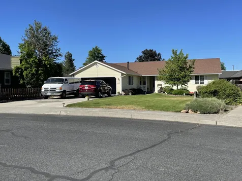 756 NW 20th Street Redmond OR 97756