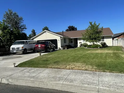 756 NW 20th Street Redmond OR 97756