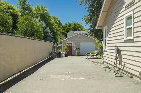 1150 SW Greenwood Avenue Grants Pass OR 97526