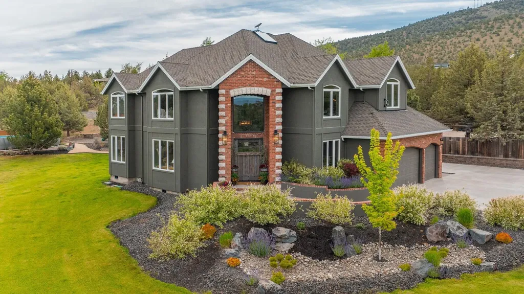 8956 Yahooskin Drive Powell Butte OR 97753