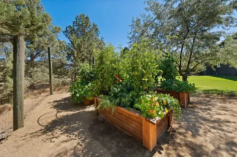 8956 Yahooskin Drive Powell Butte OR 97753
