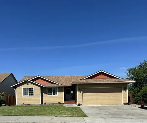 390 NE Hillcrest Street Madras OR 97741