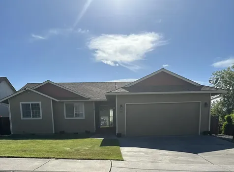 390 NE Hillcrest Street Madras OR 97741