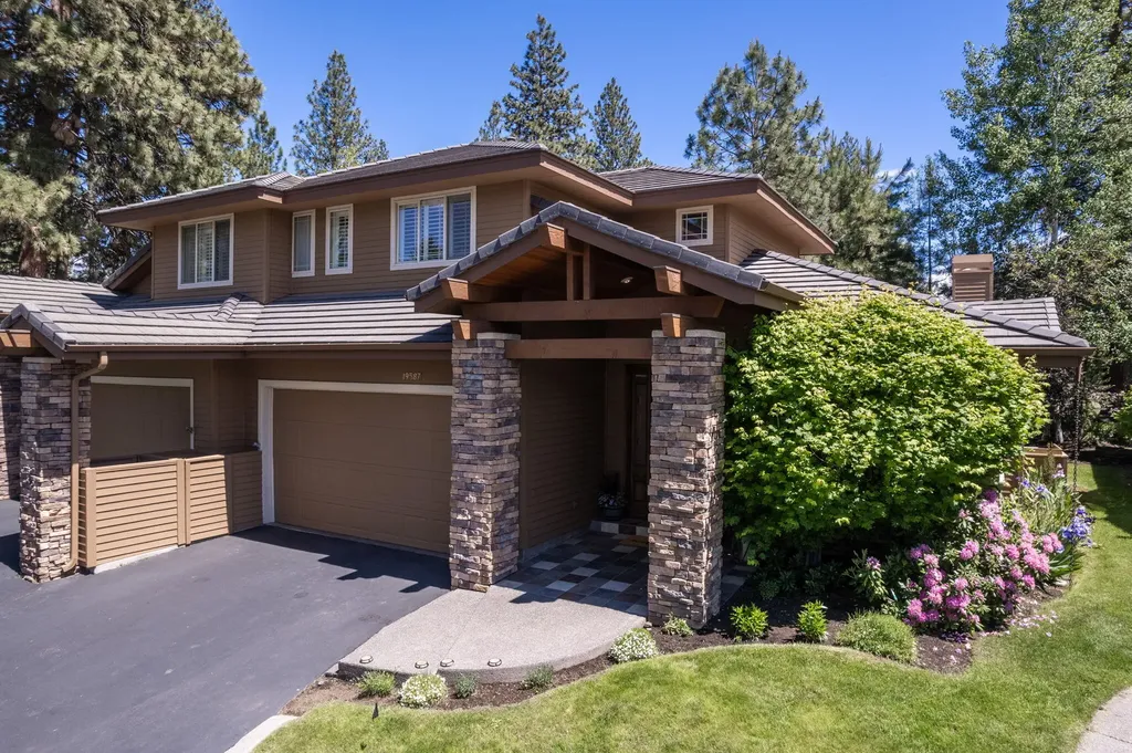 19587 Simpson Avenue Bend OR 97702