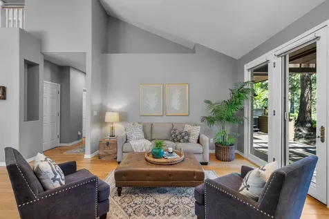 19587 Simpson Avenue Bend OR 97702