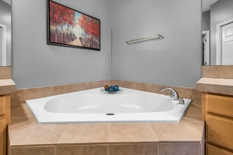 19587 Simpson Avenue Bend OR 97702