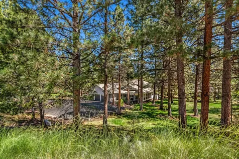 2805 NW Mccook Court Bend OR 97703