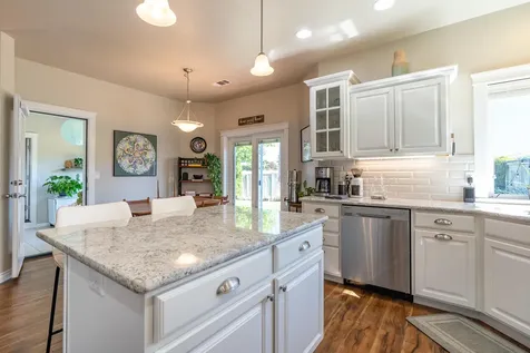 3789 Sherwood Park Drive Medford OR 97504
