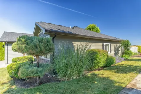 3789 Sherwood Park Drive Medford OR 97504
