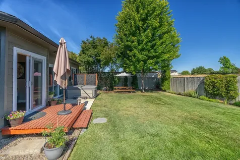 3789 Sherwood Park Drive Medford OR 97504