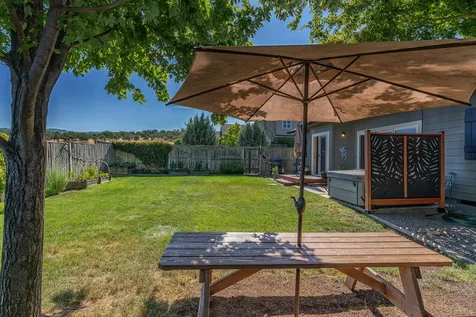 3789 Sherwood Park Drive Medford OR 97504