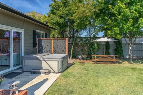 3789 Sherwood Park Drive Medford OR 97504