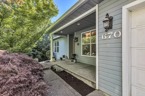 670 Spring Creek Drive Ashland OR 97520