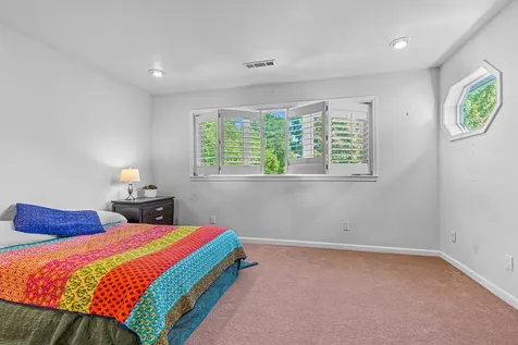 670 Spring Creek Drive Ashland OR 97520