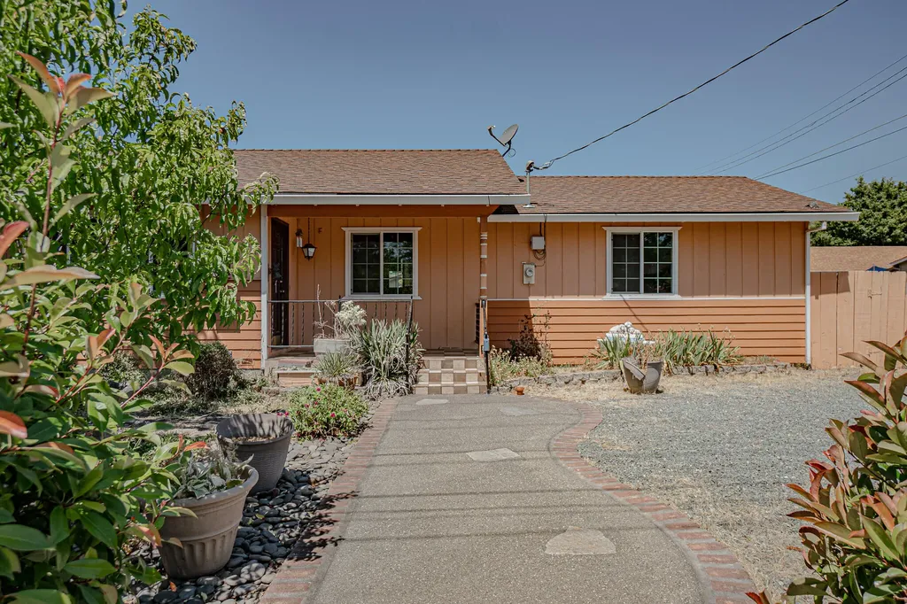 1300 SW Jordan Street Grants Pass OR 97526