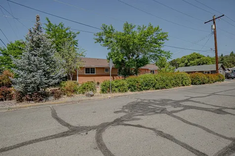 1300 SW Jordan Street Grants Pass OR 97526