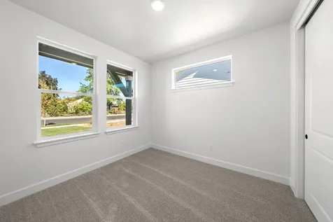 2907 NE Wells Acres Road Bend OR 97701