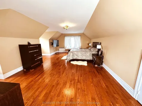 2101 10th Side Road Bradford West Gwillimbury ON L3Z 2A4