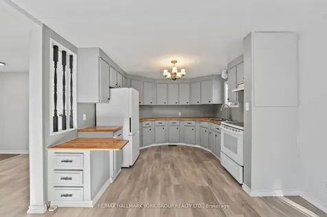 52 Damsel Circle Georgina ON L0E 1R0