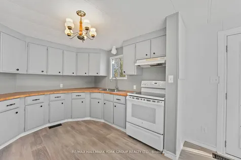 52 Damsel Circle Georgina ON L0E 1R0